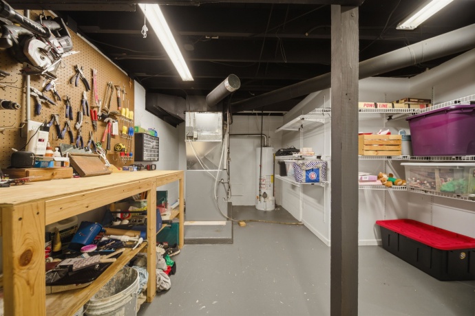 923 Institute, DIXON, Illinois 61021, 3 Bedrooms Bedrooms, ,2 BathroomsBathrooms,House,For Sale,Institute,202600867