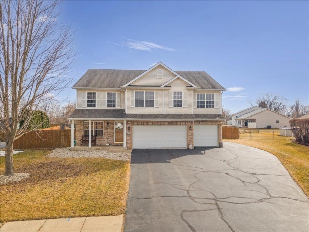 4593 Woodcrest, ROSCOE, Illinois 61073, 4 Bedrooms Bedrooms, ,2 BathroomsBathrooms,House,For Sale,Woodcrest,202600869