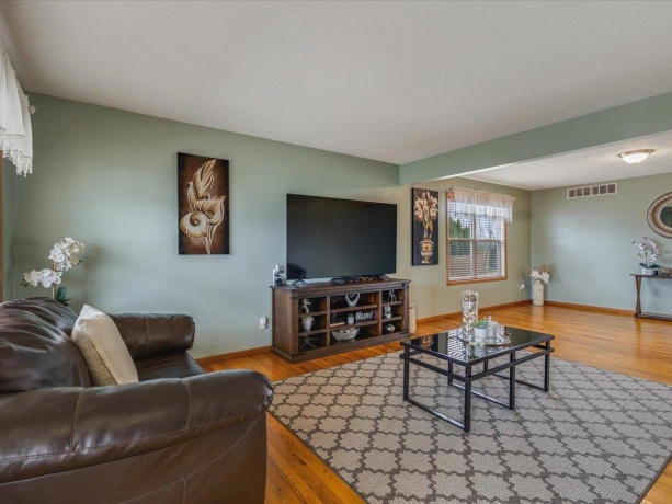 4593 Woodcrest, ROSCOE, Illinois 61073, 4 Bedrooms Bedrooms, ,2 BathroomsBathrooms,House,For Sale,Woodcrest,202600869