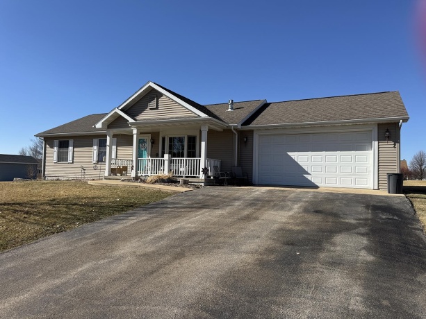 108 Lanark, LANARK, Illinois 61046, 3 Bedrooms Bedrooms, ,1 BathroomBathrooms,House,For Sale,Lanark,202600875