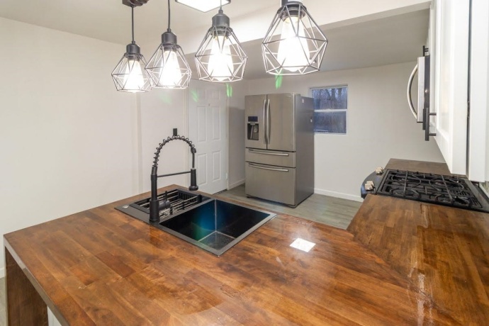 821 Sawyer, ROCKFORD, Illinois 61109, 2 Bedrooms Bedrooms, ,1 BathroomBathrooms,House,For Sale,Sawyer,202600049