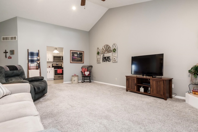 887 BELL SCHOOL, ROCKFORD, Illinois 61108, 2 Bedrooms Bedrooms, ,2 BathroomsBathrooms,Condominium,For Sale,BELL SCHOOL,202600881