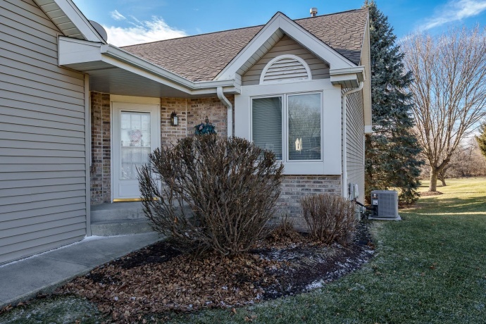 887 BELL SCHOOL, ROCKFORD, Illinois 61108, 2 Bedrooms Bedrooms, ,2 BathroomsBathrooms,Condominium,For Sale,BELL SCHOOL,202600881