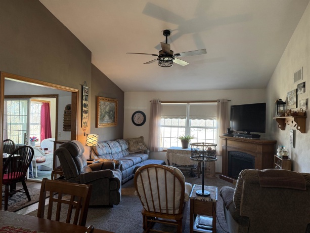 633 Park View, PECATONICA, Illinois 61063, 2 Bedrooms Bedrooms, ,3 BathroomsBathrooms,Condominium,For Sale,Park View,202600883