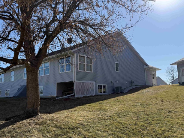 633 Park View, PECATONICA, Illinois 61063, 2 Bedrooms Bedrooms, ,3 BathroomsBathrooms,Condominium,For Sale,Park View,202600883