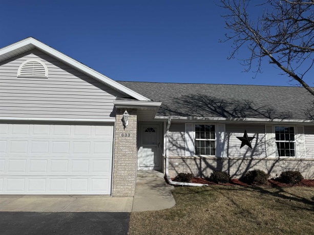 633 Park View, PECATONICA, Illinois 61063, 2 Bedrooms Bedrooms, ,3 BathroomsBathrooms,Condominium,For Sale,Park View,202600883