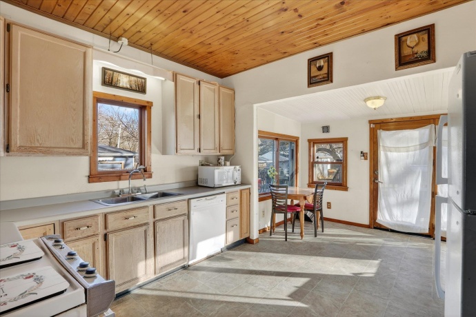 825 Harlem, MACHESNEY PARK, Illinois 61115, 4 Bedrooms Bedrooms, ,1 BathroomBathrooms,House,For Sale,Harlem,202600886