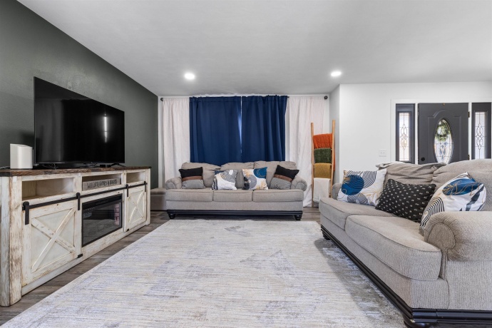 407 Wedgewood Lane, Belvidere, IL 61008, BELVIDERE, Illinois 61008, 3 Bedrooms Bedrooms, ,1 BathroomBathrooms,House,For Sale,Lane, Belvidere, IL 61008,202600888