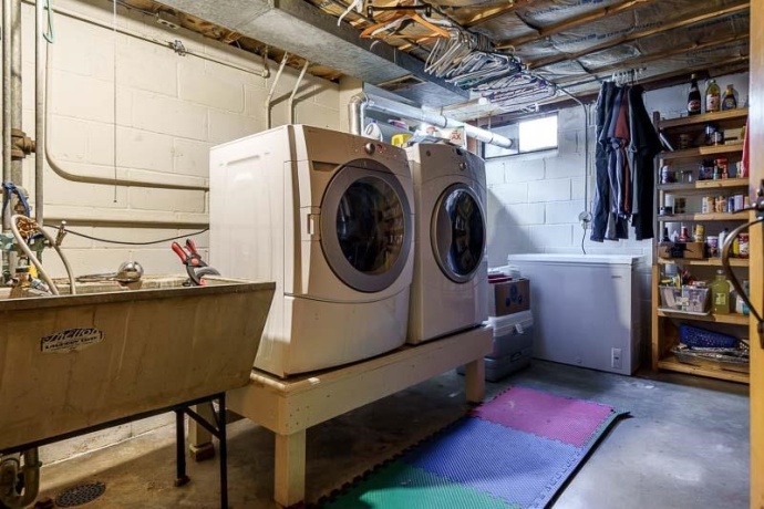 926 Stratford, ROCKFORD, Illinois 61107, 3 Bedrooms Bedrooms, ,2 BathroomsBathrooms,House,For Sale,Stratford,202600535