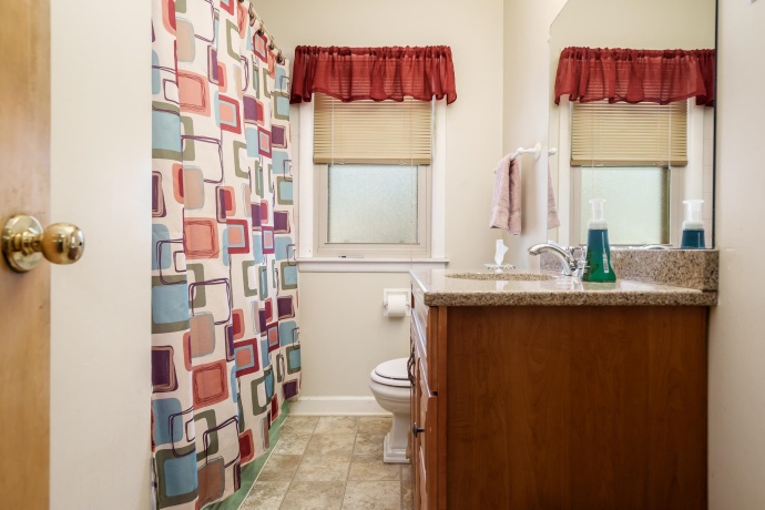 926 Stratford, ROCKFORD, Illinois 61107, 3 Bedrooms Bedrooms, ,2 BathroomsBathrooms,House,For Sale,Stratford,202600535