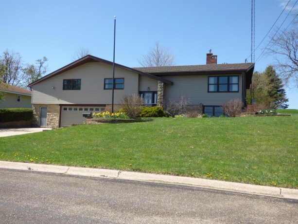 532 Ward, STOCKTON, Illinois 61085, 4 Bedrooms Bedrooms, ,3 BathroomsBathrooms,House,For Sale,Ward,202600669