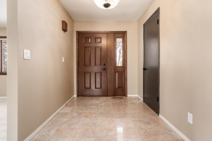 6747 Lynnhurst, ROSCOE, Illinois 61073, 3 Bedrooms Bedrooms, ,2 BathroomsBathrooms,House,For Sale,Lynnhurst,202600892