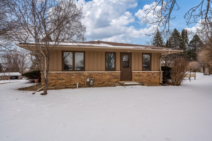 6747 Lynnhurst, ROSCOE, Illinois 61073, 3 Bedrooms Bedrooms, ,2 BathroomsBathrooms,House,For Sale,Lynnhurst,202600892