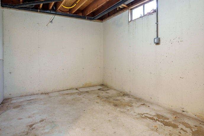 6747 Lynnhurst, ROSCOE, Illinois 61073, 3 Bedrooms Bedrooms, ,2 BathroomsBathrooms,House,For Sale,Lynnhurst,202600892