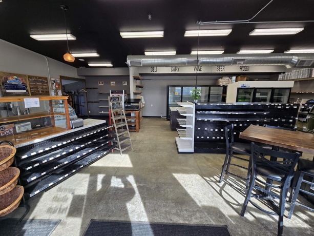 300 Hickory, APPLE RIVER, Illinois 61001, ,Commercial,For Sale,Hickory,202600894