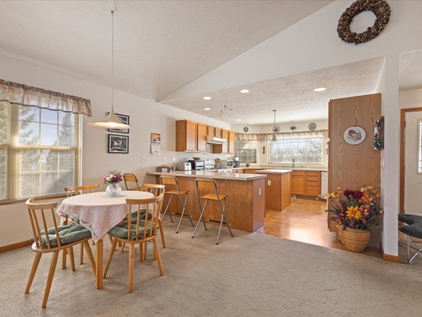 2272 Drexel, LAKE SUMMERSET, Illinois 61019, 4 Bedrooms Bedrooms, ,2 BathroomsBathrooms,House,For Sale,Drexel,202600898