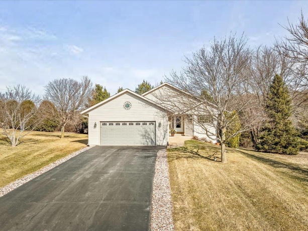 2272 Drexel, LAKE SUMMERSET, Illinois 61019, 4 Bedrooms Bedrooms, ,2 BathroomsBathrooms,House,For Sale,Drexel,202600898