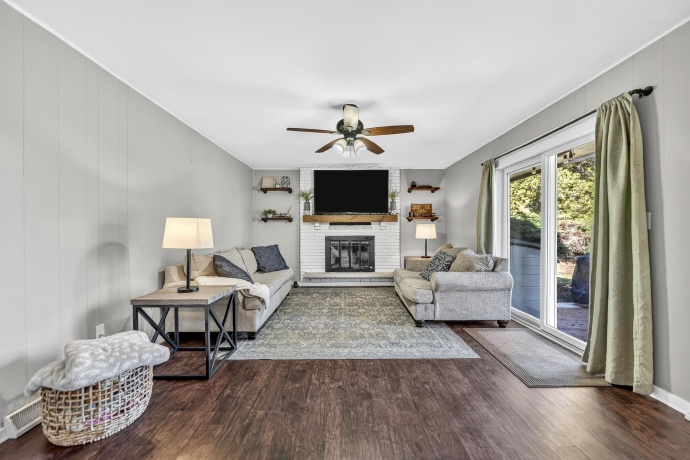 1182 AURA, ROCKFORD, Illinois 61108, 3 Bedrooms Bedrooms, ,2 BathroomsBathrooms,House,For Sale,AURA,202600907