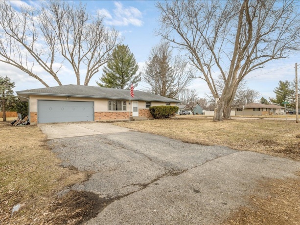 8420 Bobolink, MACHESNEY PARK, Illinois 61115, 3 Bedrooms Bedrooms, ,1 BathroomBathrooms,House,For Sale,Bobolink,202600908