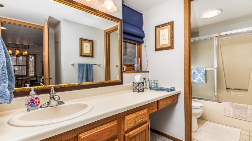 63 Oak Glen, GALENA, Illinois 61036, 2 Bedrooms Bedrooms, ,2 BathroomsBathrooms,House,For Sale,Oak Glen,202600913