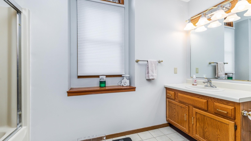 63 Oak Glen, GALENA, Illinois 61036, 2 Bedrooms Bedrooms, ,2 BathroomsBathrooms,House,For Sale,Oak Glen,202600913