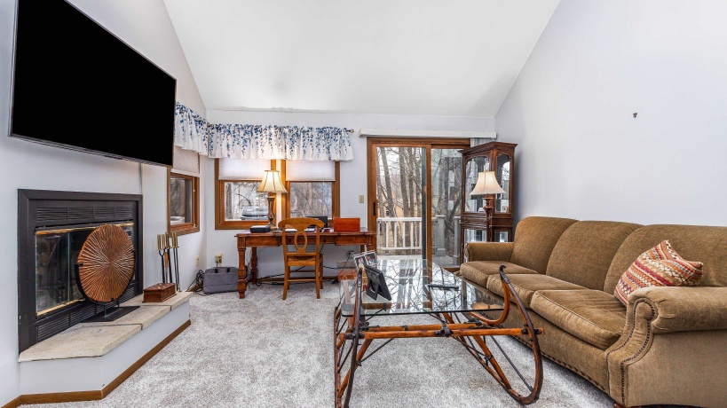 63 Oak Glen, GALENA, Illinois 61036, 2 Bedrooms Bedrooms, ,2 BathroomsBathrooms,House,For Sale,Oak Glen,202600913