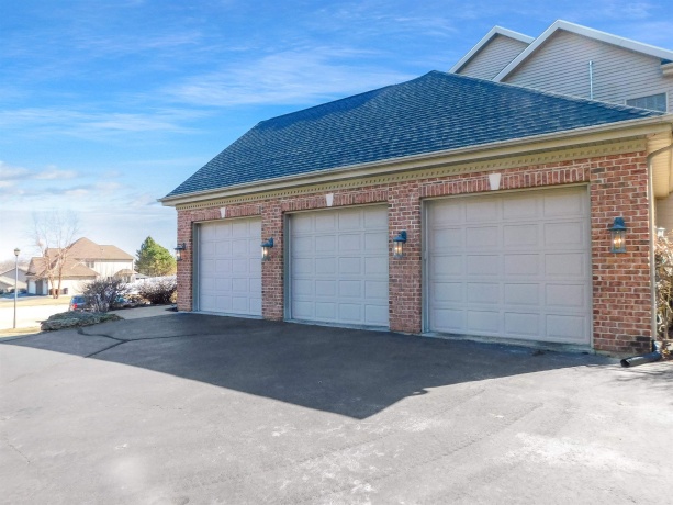 6594 Rolling Hedge, ROCKFORD, Illinois 61108, 4 Bedrooms Bedrooms, ,3 BathroomsBathrooms,House,For Sale,Rolling Hedge,202600917