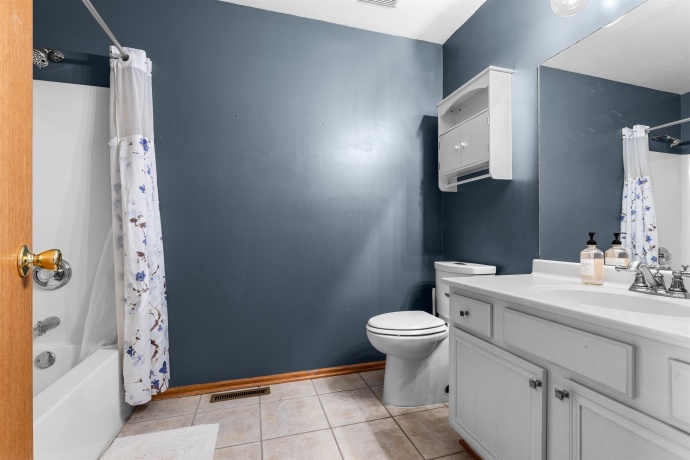 182 Autumnwood, DAVIS JUNCTION, Illinois 61020, 3 Bedrooms Bedrooms, ,2 BathroomsBathrooms,House,For Sale,Autumnwood,202600822