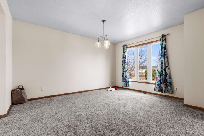 182 Autumnwood, DAVIS JUNCTION, Illinois 61020, 3 Bedrooms Bedrooms, ,2 BathroomsBathrooms,House,For Sale,Autumnwood,202600822