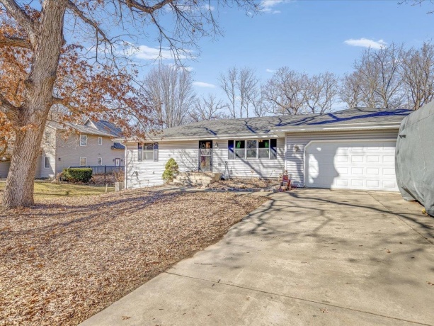 585 Knollwood, LAKE SUMMERSET, Illinois 61019, 4 Bedrooms Bedrooms, ,2 BathroomsBathrooms,House,For Sale,Knollwood,202600921