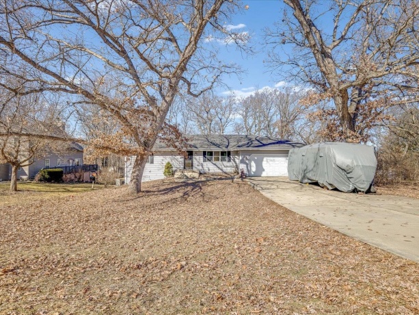 585 Knollwood, LAKE SUMMERSET, Illinois 61019, 4 Bedrooms Bedrooms, ,2 BathroomsBathrooms,House,For Sale,Knollwood,202600921