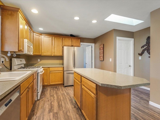 585 Knollwood, LAKE SUMMERSET, Illinois 61019, 4 Bedrooms Bedrooms, ,2 BathroomsBathrooms,House,For Sale,Knollwood,202600921