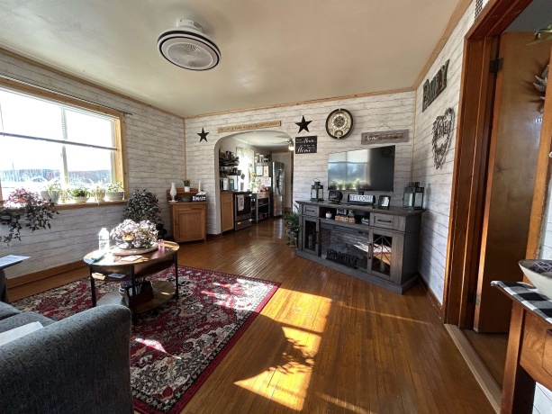 1114 6th, MENDOTA, Illinois 61342, 2 Bedrooms Bedrooms, ,1 BathroomBathrooms,House,For Sale,6th,202600924