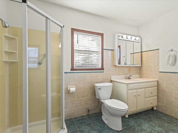 5165 Browns Beach, ROCKFORD, Illinois 61103, 2 Bedrooms Bedrooms, ,1 BathroomBathrooms,House,For Sale,Browns Beach,202600926