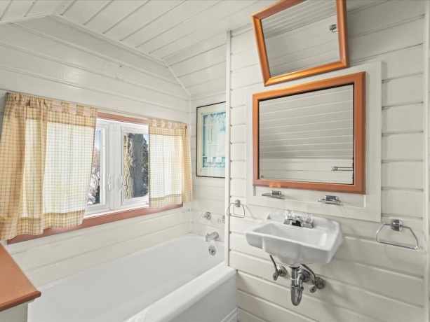 5165 Browns Beach, ROCKFORD, Illinois 61103, 2 Bedrooms Bedrooms, ,1 BathroomBathrooms,House,For Sale,Browns Beach,202600926