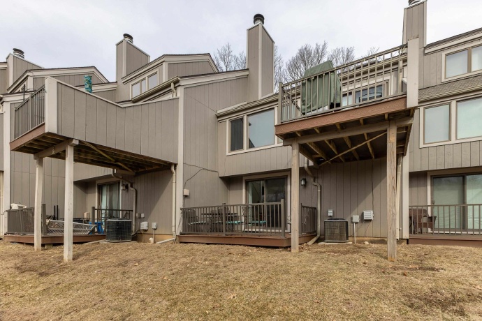 106 Plum Cove, GALENA, Illinois 61036, 2 Bedrooms Bedrooms, ,2 BathroomsBathrooms,Condominium,For Sale,Plum Cove,202600929