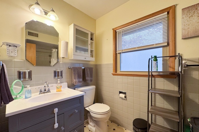 2710 Hickory Lawn, ROCKFORD, Illinois 61107, 3 Bedrooms Bedrooms, ,2 BathroomsBathrooms,House,For Sale,Hickory Lawn,202600943