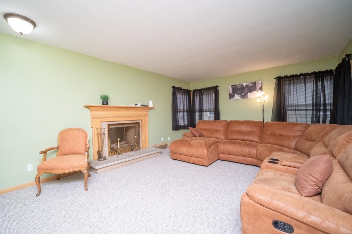 2710 Hickory Lawn, ROCKFORD, Illinois 61107, 3 Bedrooms Bedrooms, ,2 BathroomsBathrooms,House,For Sale,Hickory Lawn,202600943