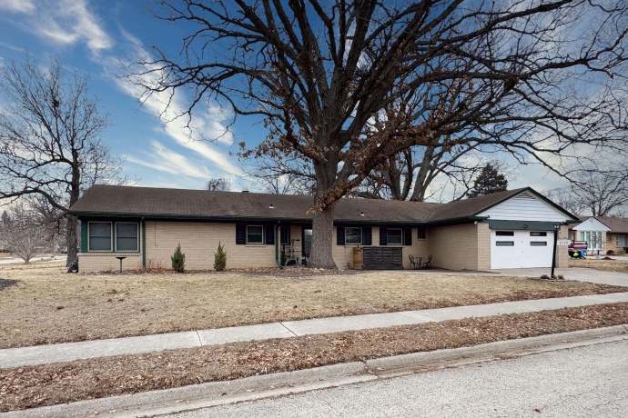 2710 Hickory Lawn, ROCKFORD, Illinois 61107, 3 Bedrooms Bedrooms, ,2 BathroomsBathrooms,House,For Sale,Hickory Lawn,202600943