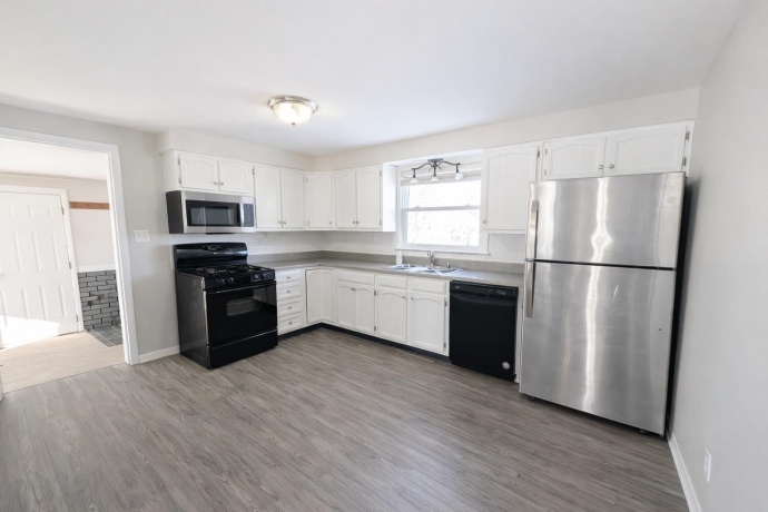 530 Wilshire, MACHESNEY PARK, Illinois 61115, 3 Bedrooms Bedrooms, ,1 BathroomBathrooms,House,For Sale,Wilshire,202600944