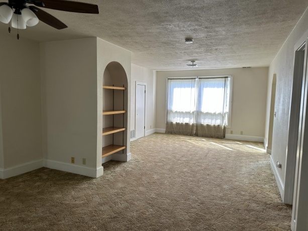 408 West, FREEPORT, Illinois 61032, ,2 Units,For Sale,West,202600947