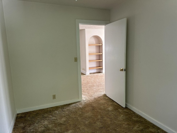 408 West, FREEPORT, Illinois 61032, ,2 Units,For Sale,West,202600947