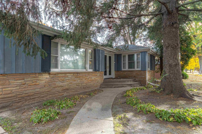 3535 Latham, ROCKFORD, Illinois 61103, 3 Bedrooms Bedrooms, ,1 BathroomBathrooms,House,For Sale,Latham,202507313