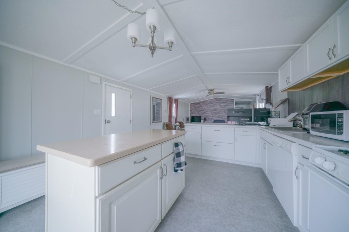 611 Wood, BELVIDERE, Illinois 61008, 2 Bedrooms Bedrooms, ,1 BathroomBathrooms,House,For Sale,Wood,202600960