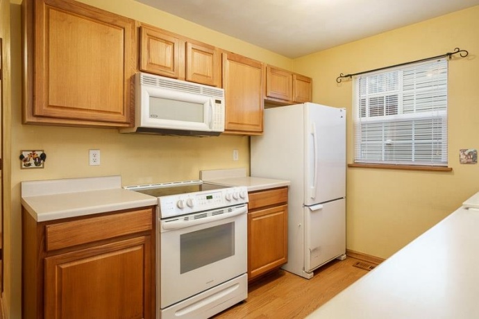 2420 ARNOLD, ROCKFORD, Illinois 61108, 3 Bedrooms Bedrooms, ,3 BathroomsBathrooms,Condominium,For Sale,ARNOLD,202600962