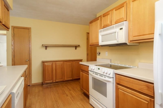 2420 ARNOLD, ROCKFORD, Illinois 61108, 3 Bedrooms Bedrooms, ,3 BathroomsBathrooms,Condominium,For Sale,ARNOLD,202600962