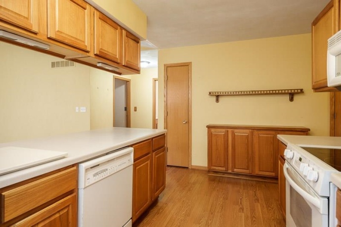 2420 ARNOLD, ROCKFORD, Illinois 61108, 3 Bedrooms Bedrooms, ,3 BathroomsBathrooms,Condominium,For Sale,ARNOLD,202600962