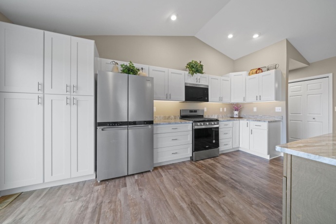 732 Keller, DIXON, Illinois 61021, 2 Bedrooms Bedrooms, ,2 BathroomsBathrooms,Condominium,For Sale,Keller,202600963