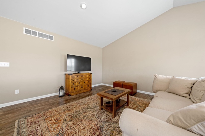 732 Keller, DIXON, Illinois 61021, 2 Bedrooms Bedrooms, ,2 BathroomsBathrooms,Condominium,For Sale,Keller,202600963