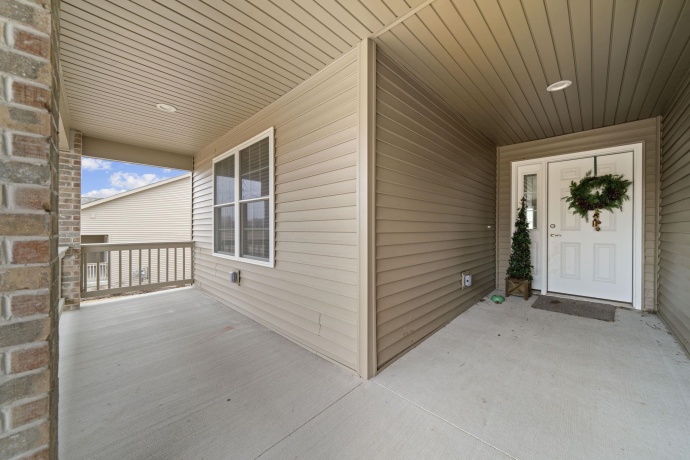 732 Keller, DIXON, Illinois 61021, 2 Bedrooms Bedrooms, ,2 BathroomsBathrooms,Condominium,For Sale,Keller,202600963